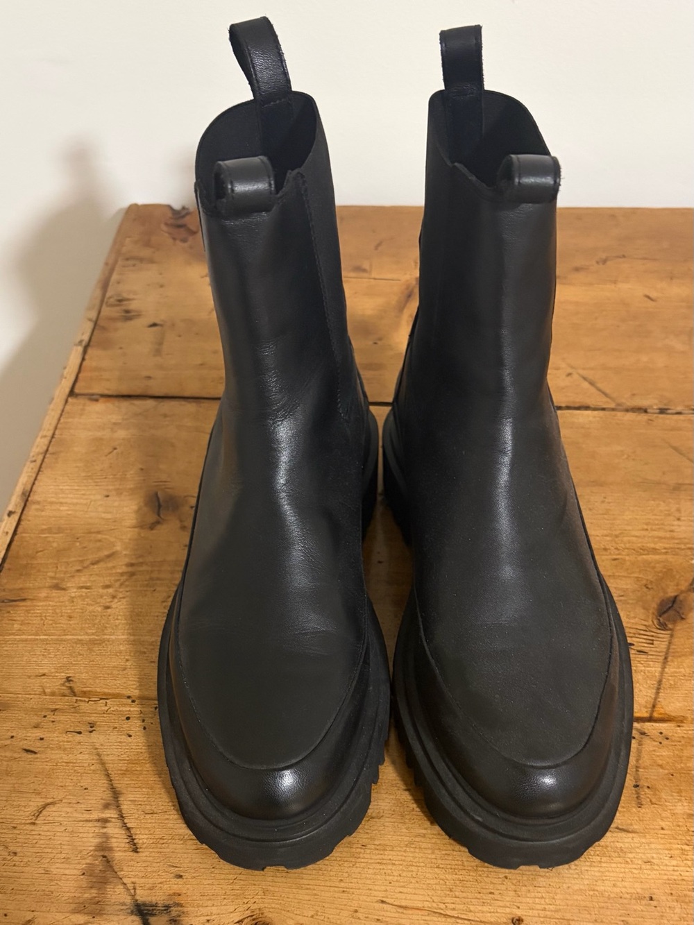 Women's Black Chelsea Boots - Sleek Pull-On Style